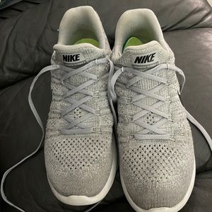 Nike - Lunarepic Fly-Knit 2 - Women’s - 9.5 - Heather Grey w/ Black Swoosh
